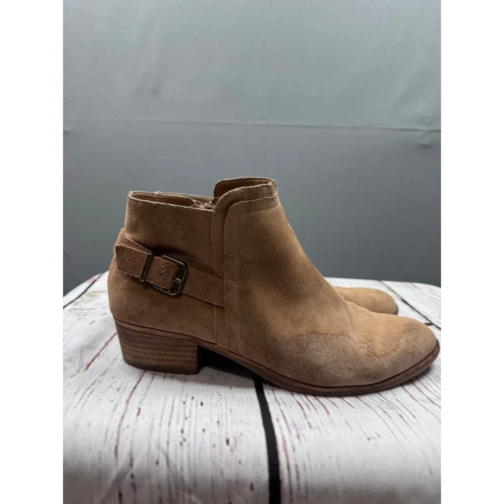 Gianni‎ Bini Tan Suede Ankle Boots Pointed Toe Buckle Detail Size 8.5M
